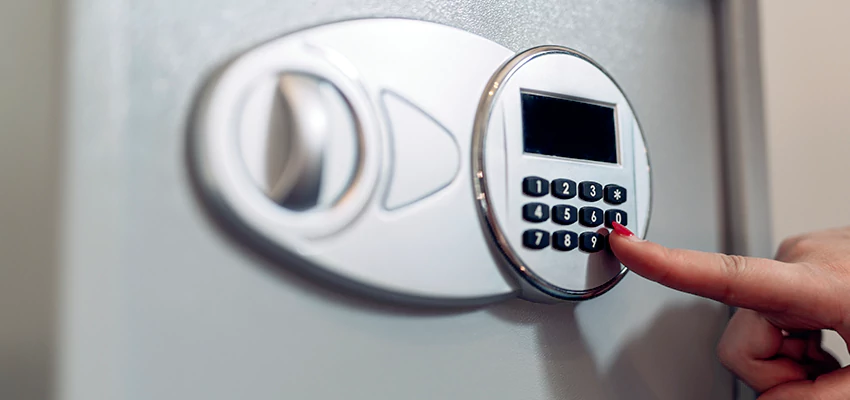 Jewelry Safe Cracking in South Gate, California